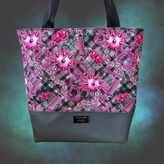 Heart Mace Tote bag with zip