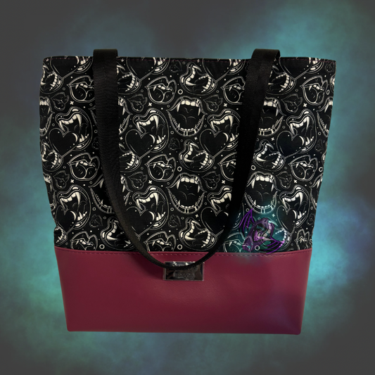 Vampire Kiss Tote bag